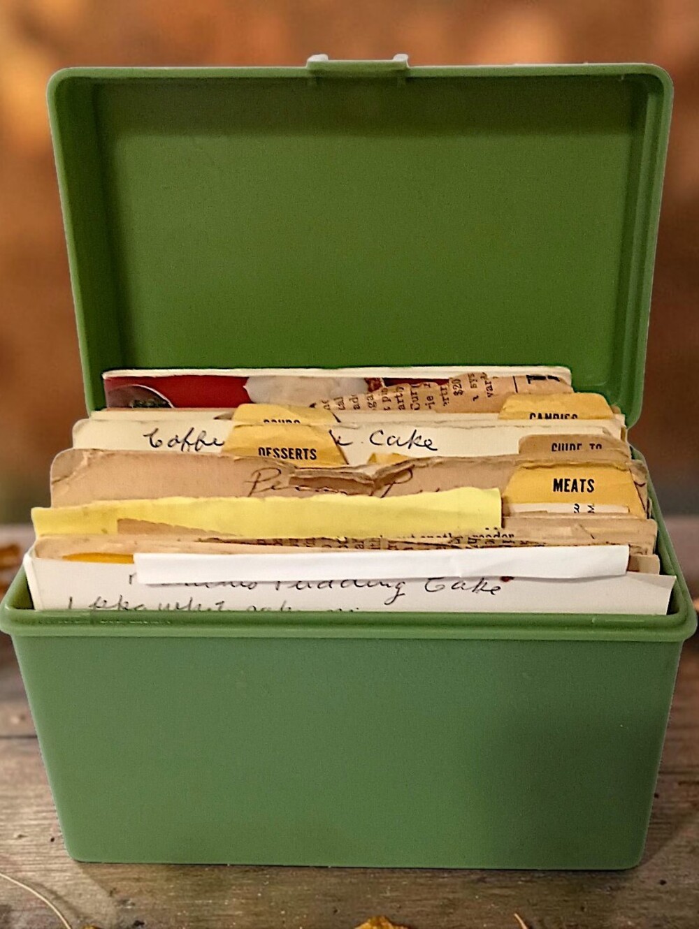 Vintage Plastic Recipe Box With Handwritten Recipes Clippings 50's-80's Baking